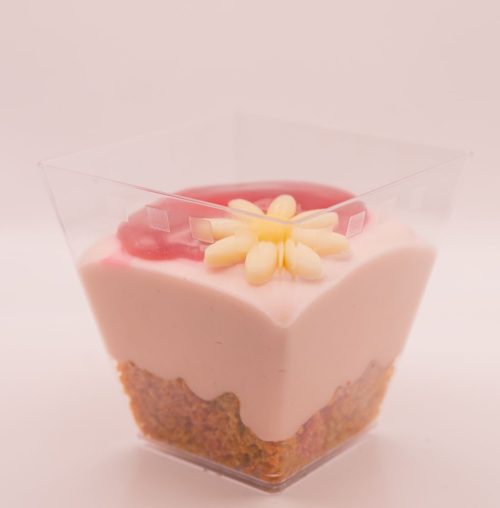 Ostekake m/Bringebær  i beger