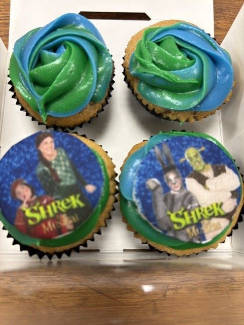 Shrek Cupcakes, 4pk